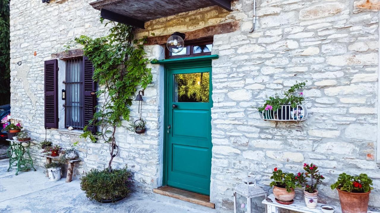 A Casa Di Anna Bed & Breakfast Cortemilia ภายนอก รูปภาพ