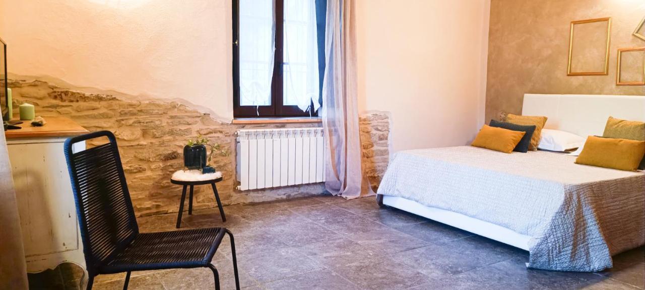 A Casa Di Anna Bed & Breakfast Cortemilia ภายนอก รูปภาพ